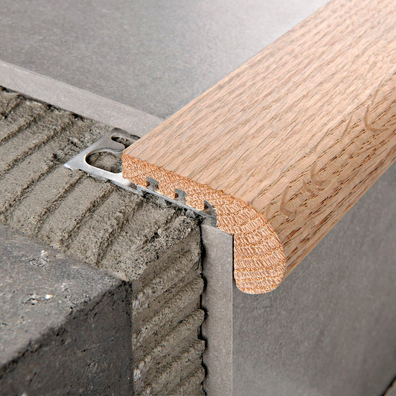 Защитный профиль для ступеней с алюминиевой основой PROSTAIR WOOD PTRW 125